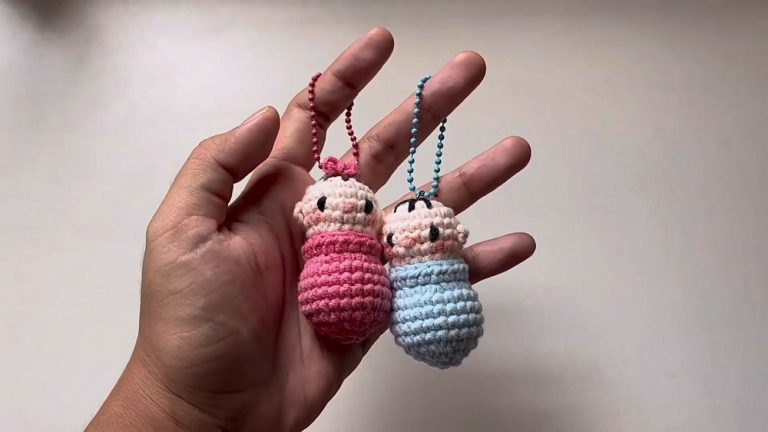 Crochet Baby Boy And Girl Couple Keychain Pattern 2