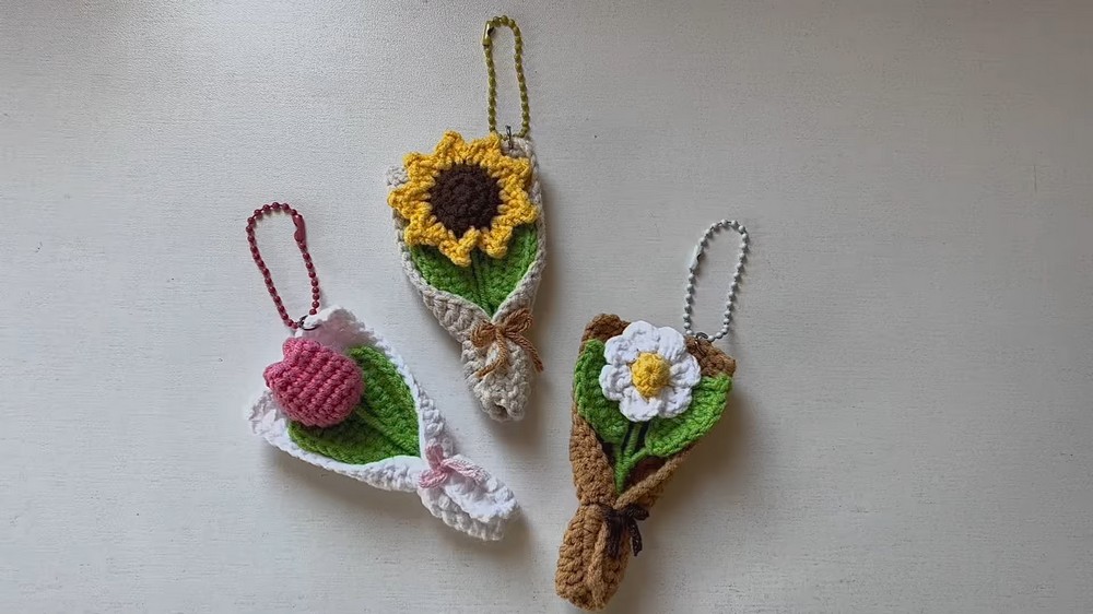 Crochet Mini Flower Bouquet Keychain Pattern 2