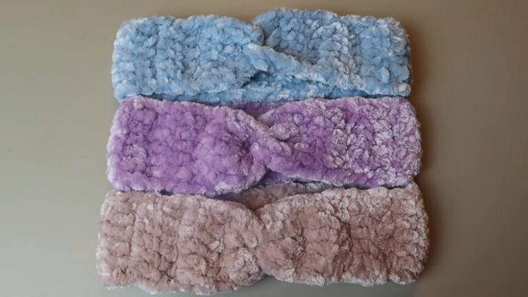 Crochet Winter X-twist Headband Tutorial 1