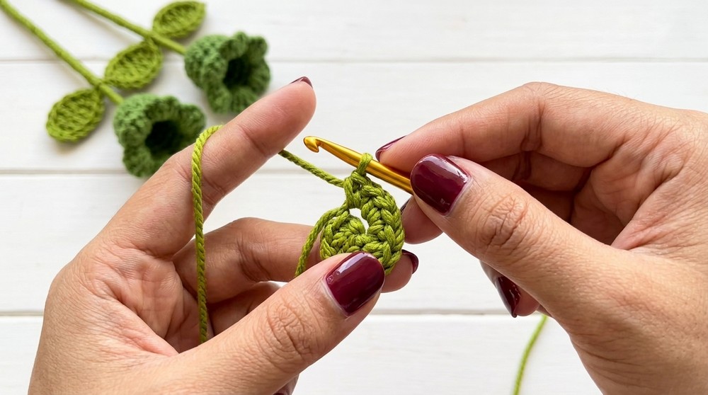 How to Crochet Lily of the Valley Keychain