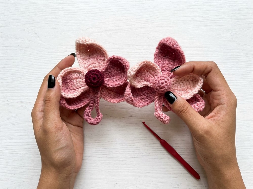 How to crochet orchid hairclip