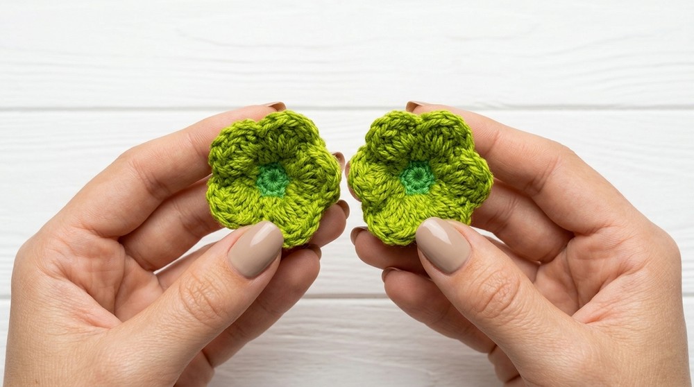 crochet rose keychain