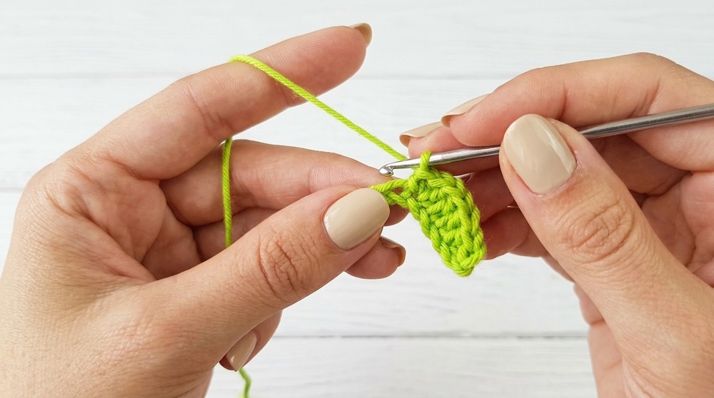 crochet rose keychain