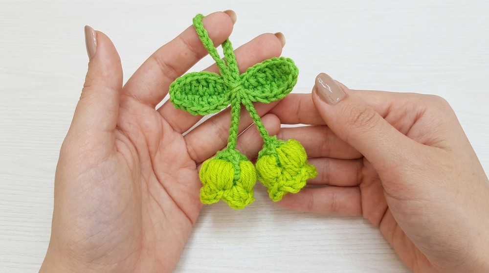 crochet rose keychain