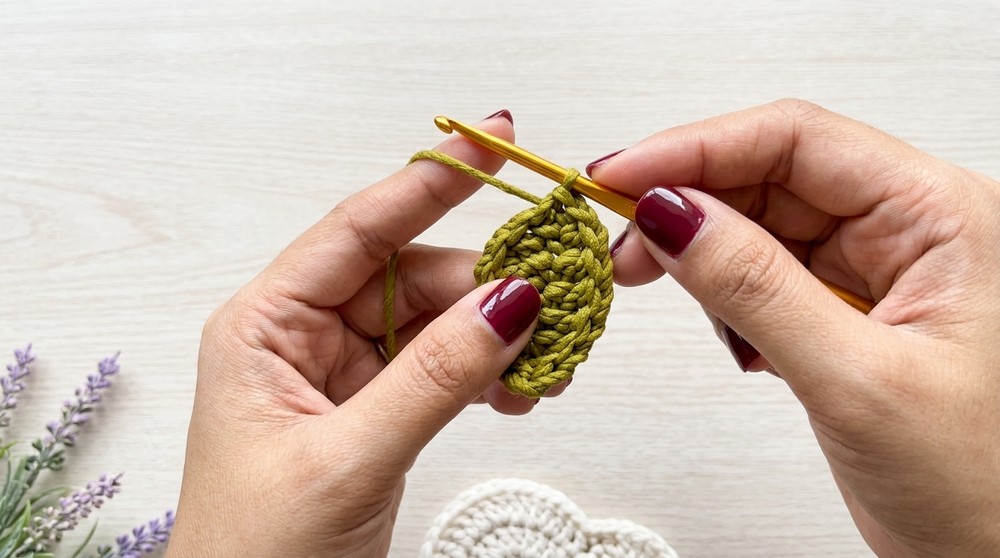 How to Crochet Lily of the Valley Keychain