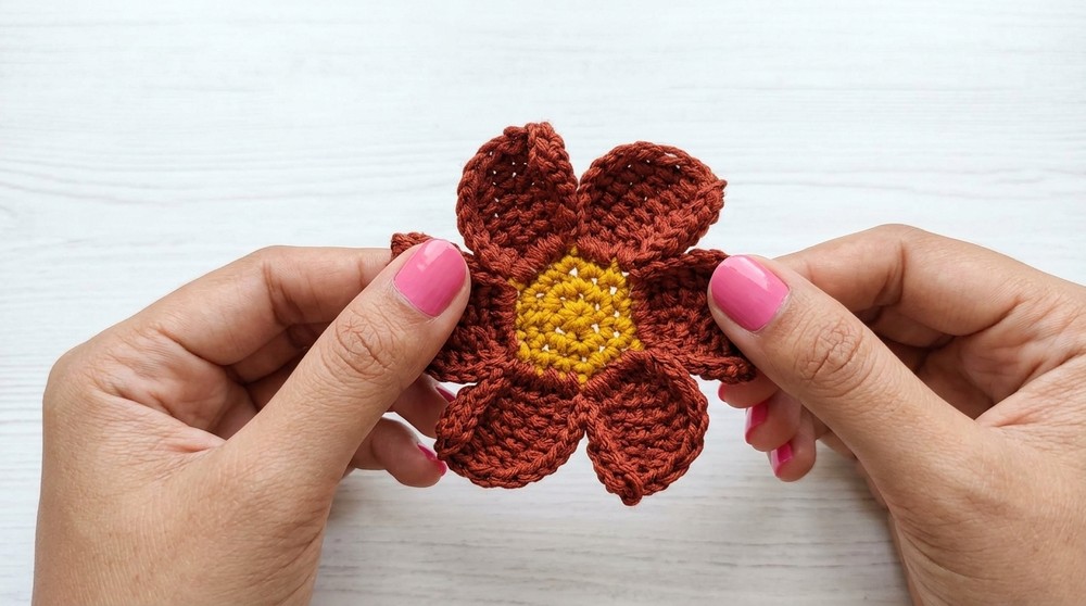Crochet Daisy Flower Keychain