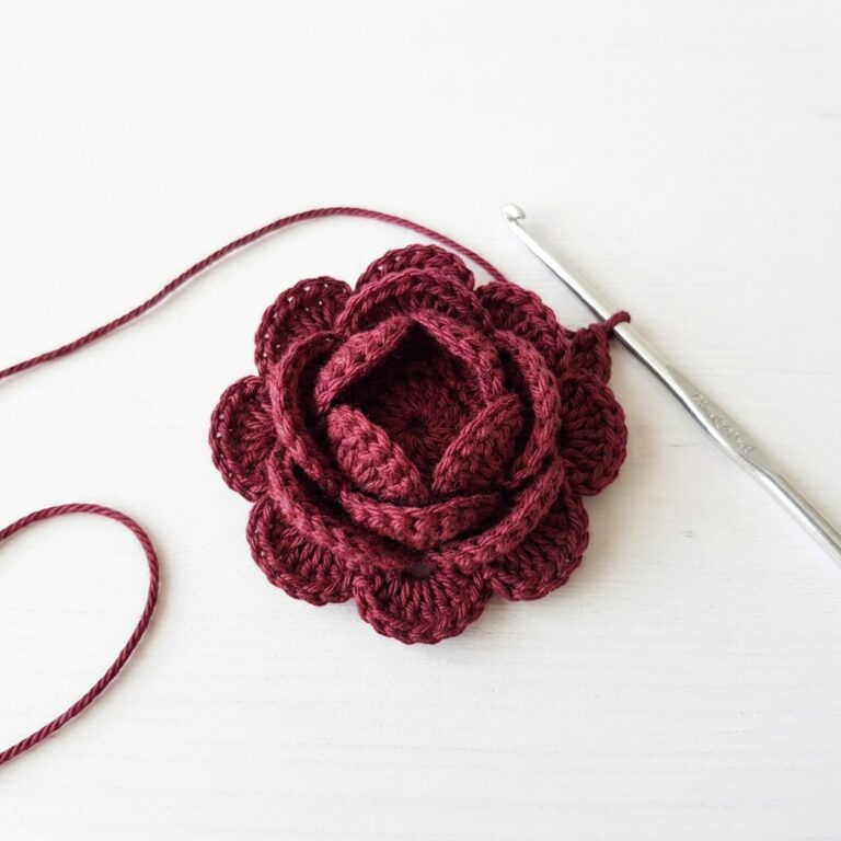 Elegant Free Crochet Flower Pattern: Perfect for Accessories