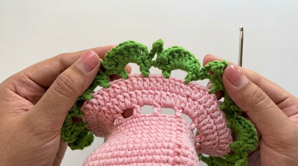 Crochet Flower Vase Pouch Tutorial