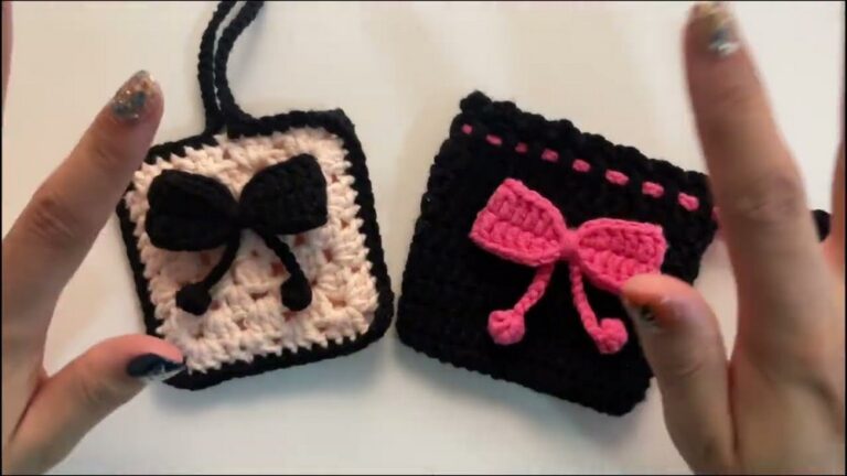 Free Crochet Bow Pouch Pattern for Organizing Small Items