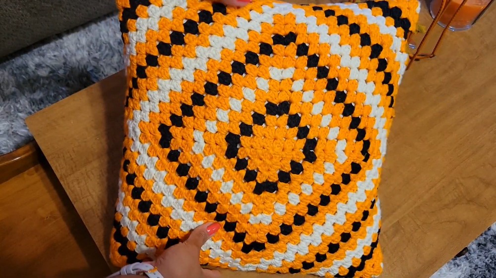 Crochet Granny Square Throw Pillow Cover Pattern 12