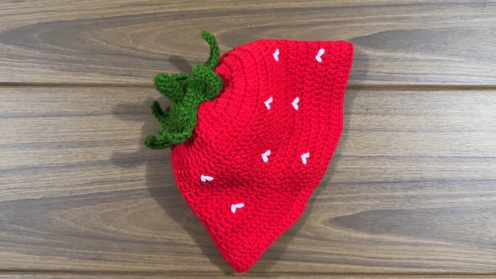 Crochet Strawberry Bucket Hat Pattern 2
