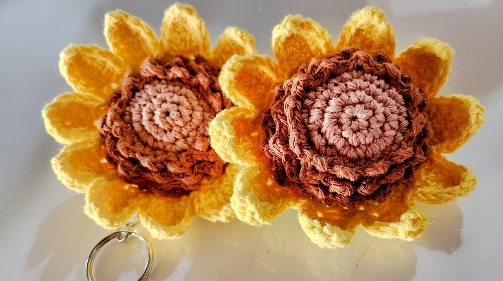 Crochet Sunflower Keychain Pattern 2