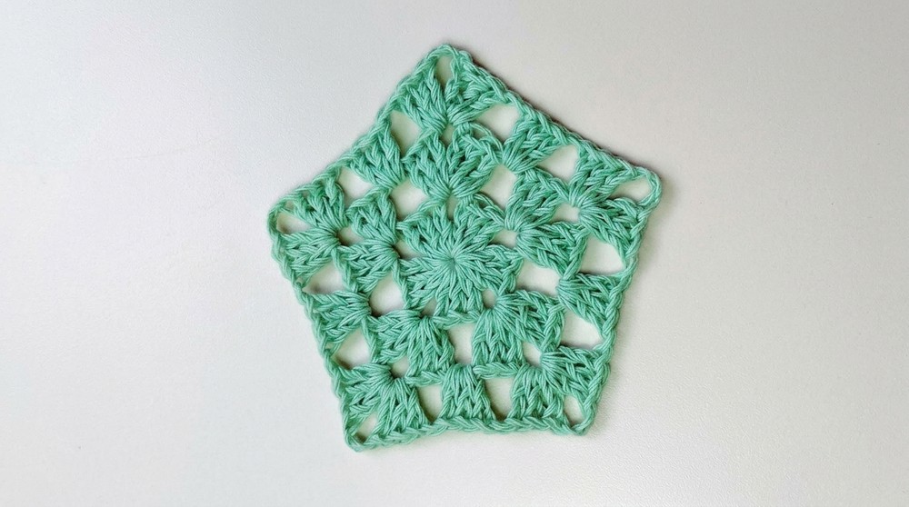 Free Crochet Pentagon Granny Pattern 2