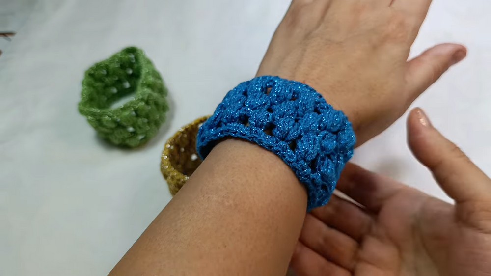 How To Crochet Puffy Stitch Bracelets 2