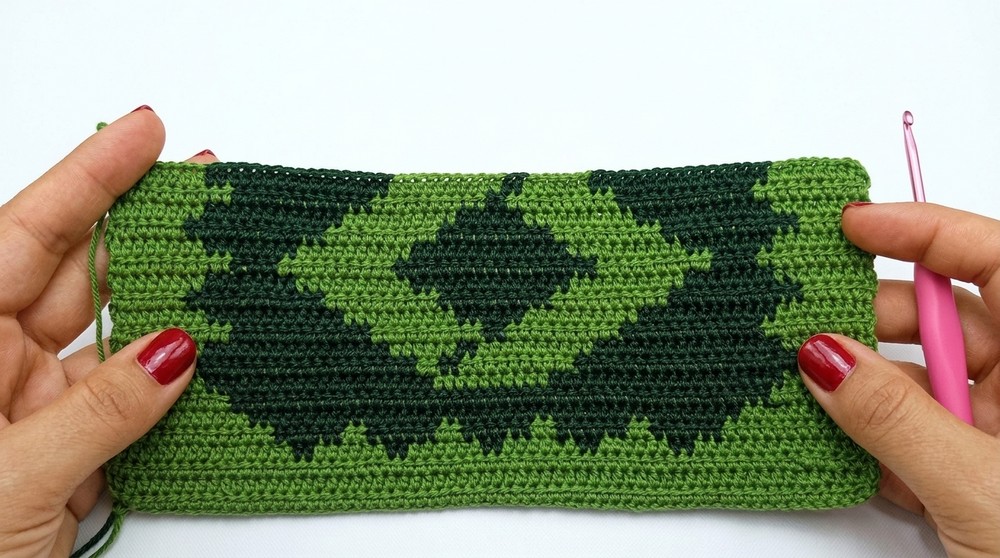 TUTORIAL MERAJUT SAJADAH TRAVELING (SAJADAH MUKA) CROCHET PRAYER MAT 6