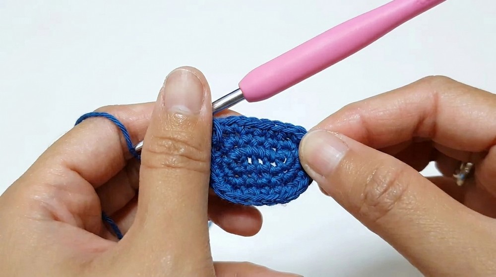 CROCHET COIN PURSE STITCH 3