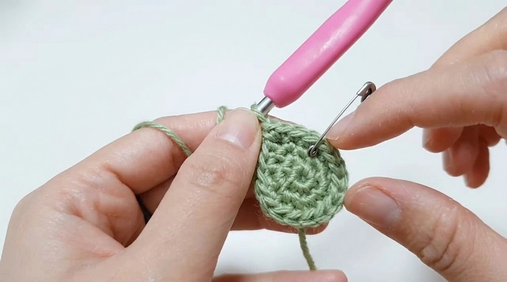 CROCHET MAKEUP BRUSHES PURSE 3
