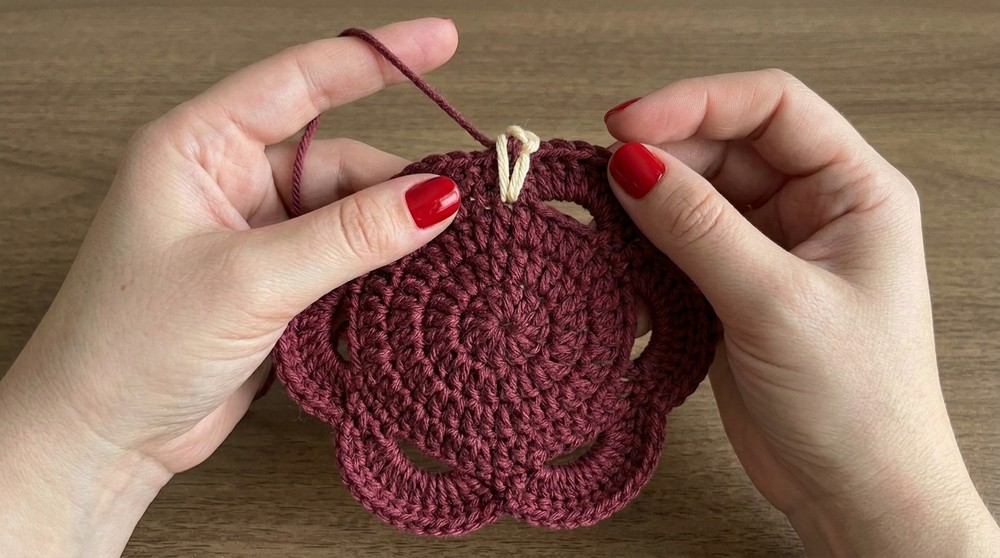 Crocheted Coaster - Leaves 9