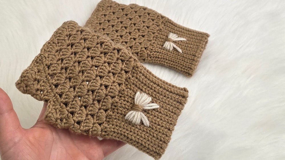 Crochet Fingerless Gloves Pattern 2