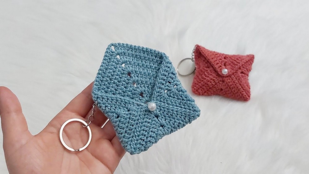 Crochet Mini Bag Keychain Pattern 3