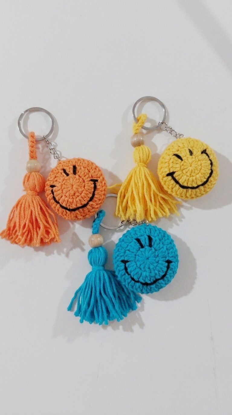 Crochet Smiling Face Keychain Pattern 10