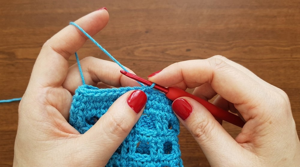 Crochet a Water Bottle Holder #1 Mesh Stitch SUPER EASY 7