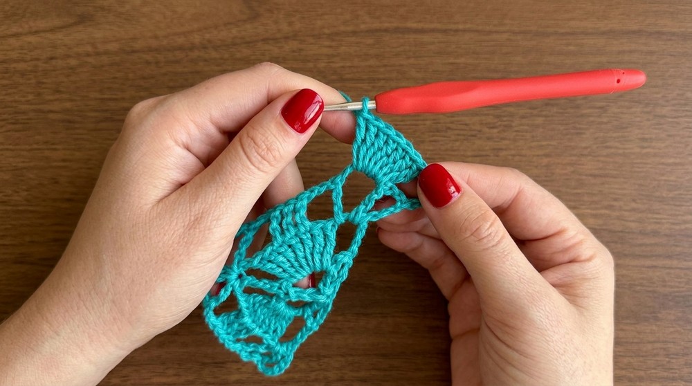 Crocheted bandana - Beautiful and easy! 4