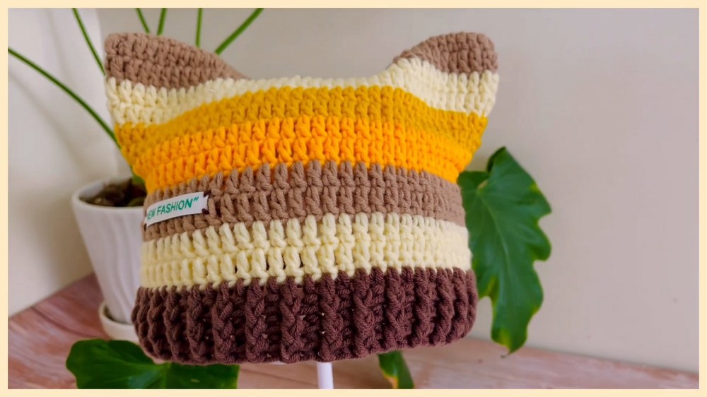 Easy Crochet Beanie With Cat Ears Pattern 9