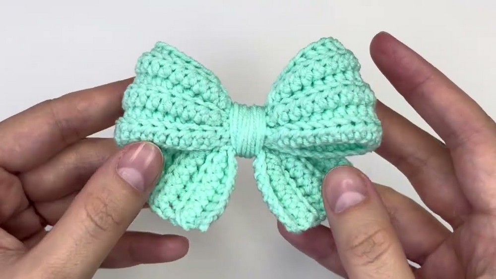 Easy Crochet Bow Tutorial 4