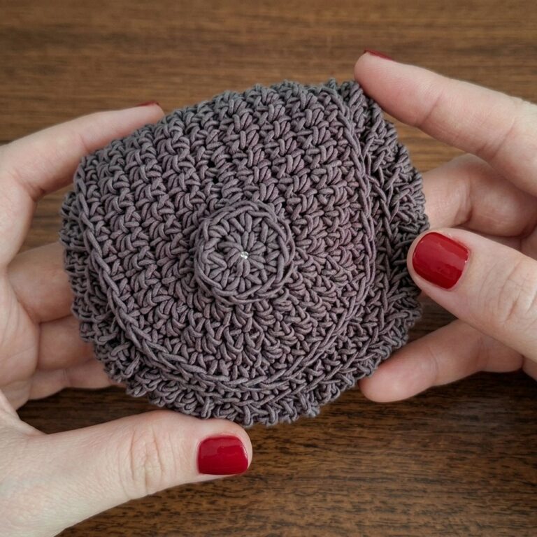 How to Crochet Shell Coin Purse (revised) with English Subtitles 10
