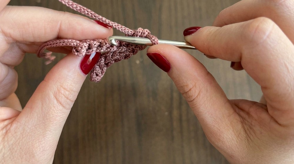 How to Crochet an Elegant Bag with a Simple design 3